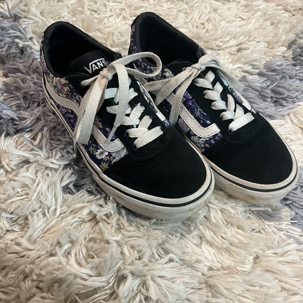 VANS - Girls black suede sneakers W/ floral side panel 
EUC